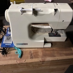 中古のミシンになります、の画像