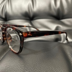 伊達メガネの画像