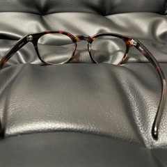 伊達メガネの画像