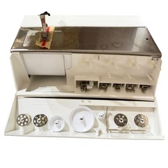 【BERNINA】スイス製高級ミシン ベルニナ activa１３０の画像