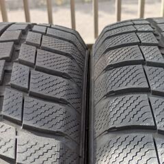 工賃込み　２０２３年製トーヨー製冬タイヤ１９５／６５Ｒ１５　４本セットの画像