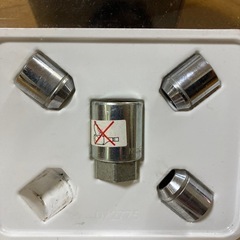 DAIHATSU ホイールロックナットセット　1個欠品の画像