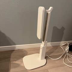 無印良品　電源がつかえるデスクライトスタンド付の画像