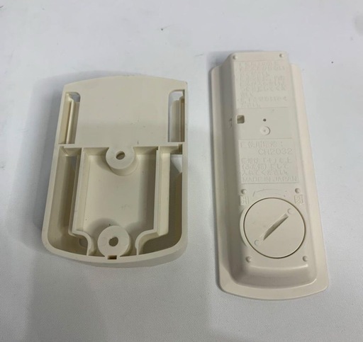 壁掛型赤外線暖房器
