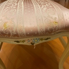 ヨーロッパ調猫足ラウンドテーブル、猫足2脚の画像