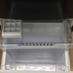 冷蔵庫【配達無料お届け設置出来ます💫都内近郊🚚】信頼のTOSHIBA製153ℓ✨自動霜取り機能モデル❄️✨除菌クリーニング済✨の極美品✨他にも冷蔵庫.洗濯機.電子レンジ.オーブン電子レンジ.炊飯器.テーブル&椅子.机&チェアー.ベット&マットレス.ソファーなど多種多様な美品が有ります✨お気軽にお問い合わせ下さい💫 の画像