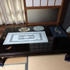 黒檀の座卓の画像