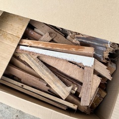　【引き取りに頂ければ無料！】廃材　カット済み　薪に如何でしょうか？の画像