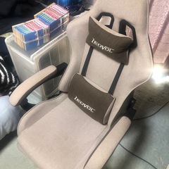 ゲーミングチェア　座椅子の画像