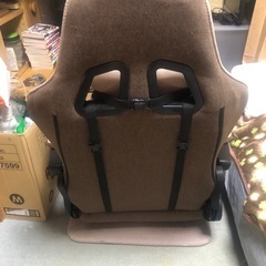 ゲーミングチェア　座椅子の画像