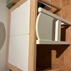 IKEA フリサット　子供机　　　椅子付きの画像