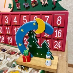 クリスマスツリー　アドベントカレンダー、オーナメントの画像