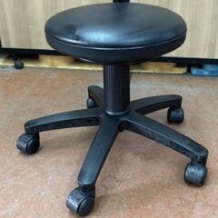 回転丸椅子　在庫３台有　径34㎝　高さ：37～50㎝　黒色　PUレザーの画像