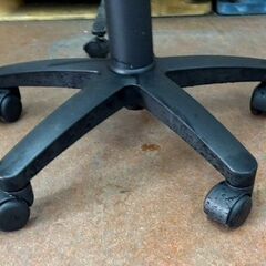 回転丸椅子　在庫３台有　径34㎝　高さ：37～50㎝　黒色　PUレザーの画像