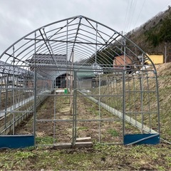 ビニールハウスの骨組みの画像