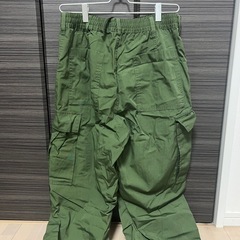 カーゴパンツの画像