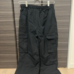 カーゴパンツの画像
