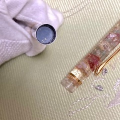 カラフル石入りボールペン　ボールペン　替え芯付き　 筆記用具　キラキラ型　難ありの画像