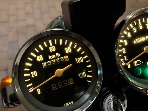 【スズキ　GN125H 好調　人気車両　小型　原付二種　大人カスタム