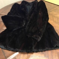★ミンクリアルファーミドルコート★本毛皮★柔らかくて
軽いくオススメ★少し難あり格安★MINK★の画像