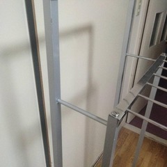 シルバー メタル ハンガーラック 店舗什器 ディスプレイスタンド キャスター付きの画像