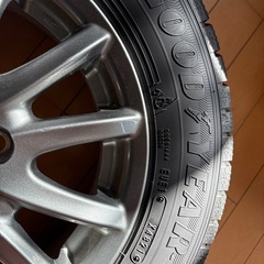 スタッドレスタイヤの画像