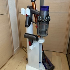 ダイソンV10 スタンド付の画像