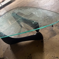 ガラステーブル　三角コーナーの画像