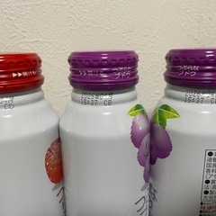 つぶらなミカンなどジュース5缶＋クラフトボス甘桃ティーラテ2本の画像