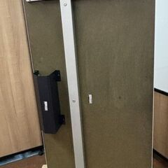 オカムラ製　事務机　W1400　D700　H720　袖机付　鍵なし　引き取り：田川郡香春町の画像