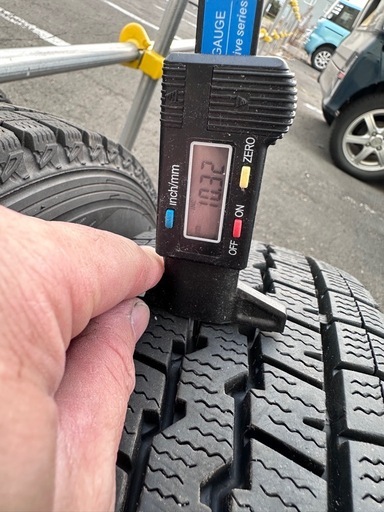 売約済み  
ダンロップ  ウィンターマックス  SV01  ホイール付き4本セット  