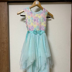 子供用ドレスの画像