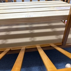 無料 ベビーベッドのみ 破損ありの画像