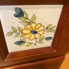 北欧風  レトロ タイル付き ローチェストの画像