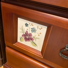 北欧風  レトロ タイル付き ローチェストの画像