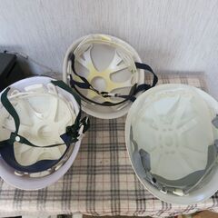 工事現場用ヘルメット　３個の画像