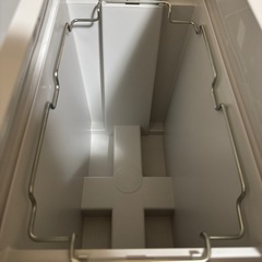 無印良品　再生ポリプロピレン入り　ペダル式ダストボックス　両開きフタ付き　の画像