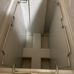 無印良品　再生ポリプロピレン入り　ペダル式ダストボックス　両開きフタ付き　の画像