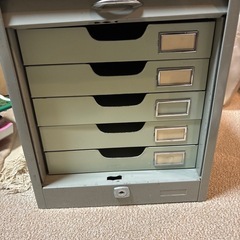 スチール書類ケース 5段 ロールシャッター式／レトロ事務家具 鍵なし・シャッター開閉時に音ありの画像