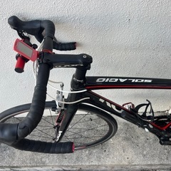 ロードバイク　カーボンフレームの画像