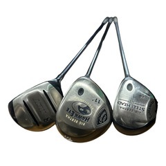 ゴルフバッグとゴルフクラブセットの画像