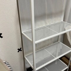 白色メタルラックの画像