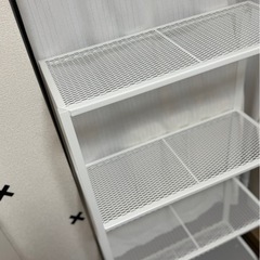 白色メタルラックの画像