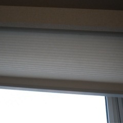 美品IKEA、価格相談可能、断熱ハニカムシェード、ホワイト、140x155cmの画像