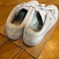 プーマ　スニーカー　23.5の画像
