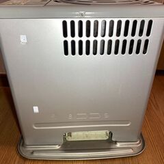 Iwatani（イワタニ） 石油ストーブ YH-245（7〜9畳向け）の画像