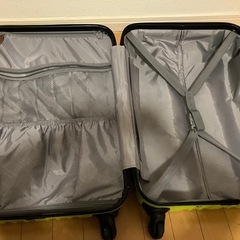 スーツケースの画像