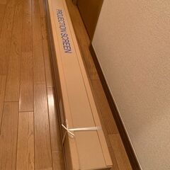 【未使用】プロジェクタースクリーン（80インチ・吊り下げ式・天井・壁掛け・16：9）の画像