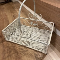 アンティーク　ヴィンテージ風のカゴの画像