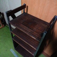 キャスター付きの棚【詳細を読んでから問い合わせしてください】の画像